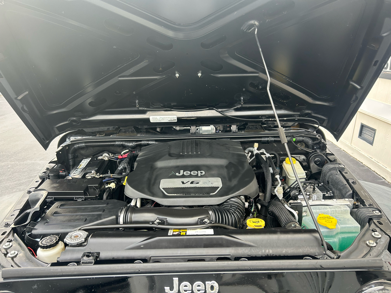 Jeep Wrangler Unlimited 4WD 4dr Sport 2015