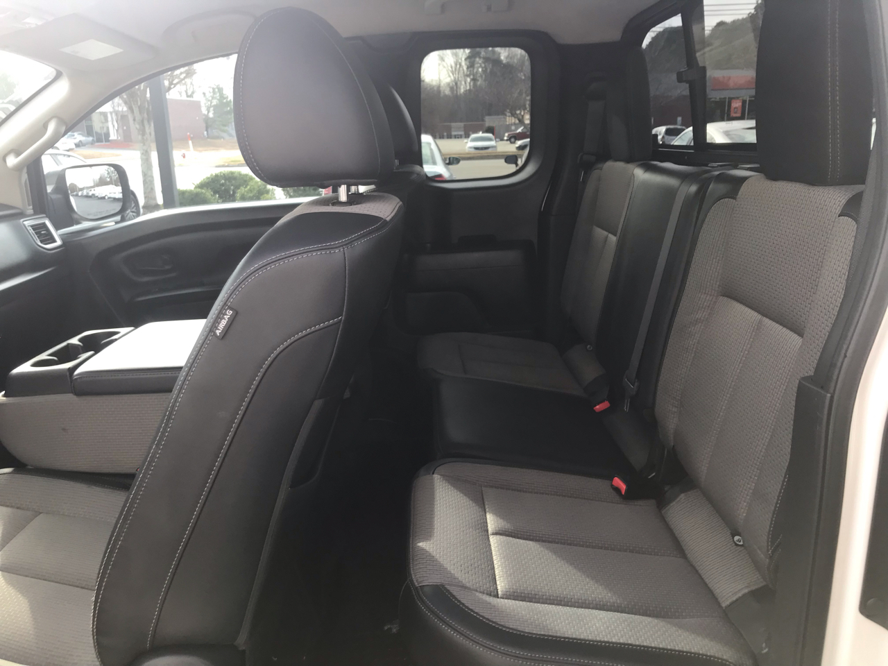Nissan Titan 4x4 King Cab S 2019