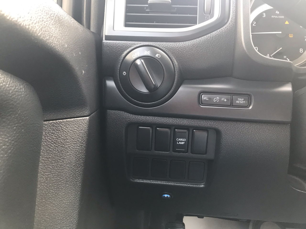 Nissan Titan 4x4 King Cab S 2019