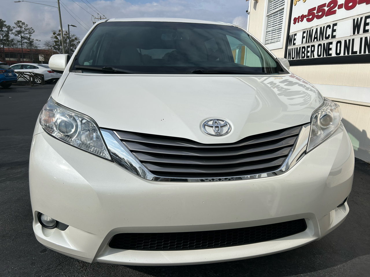 Toyota Sienna XLE 2015