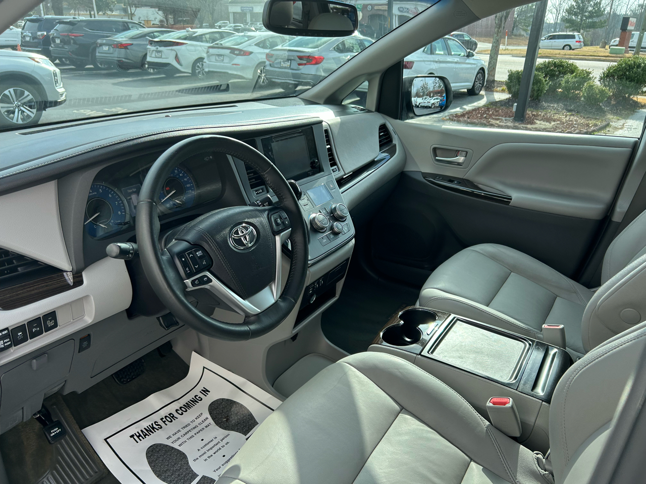 Toyota Sienna XLE 2015