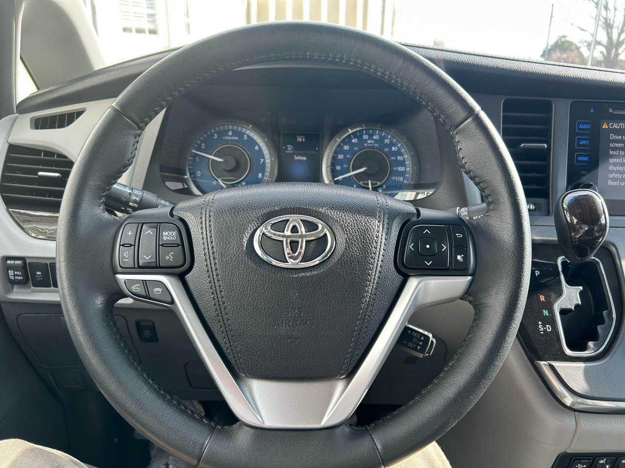Toyota Sienna XLE 2015