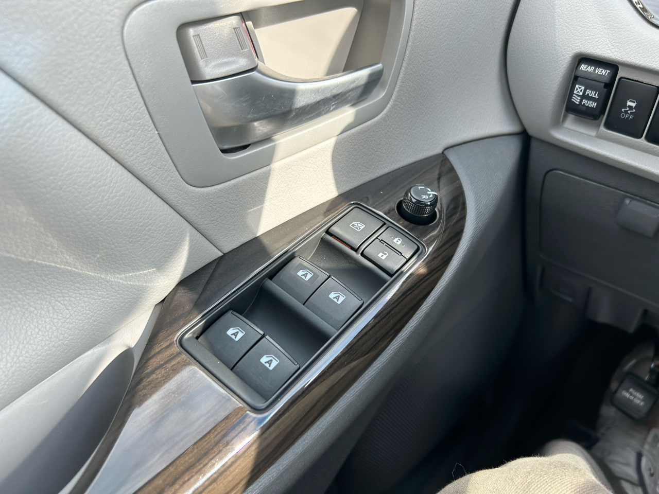 Toyota Sienna XLE 2015