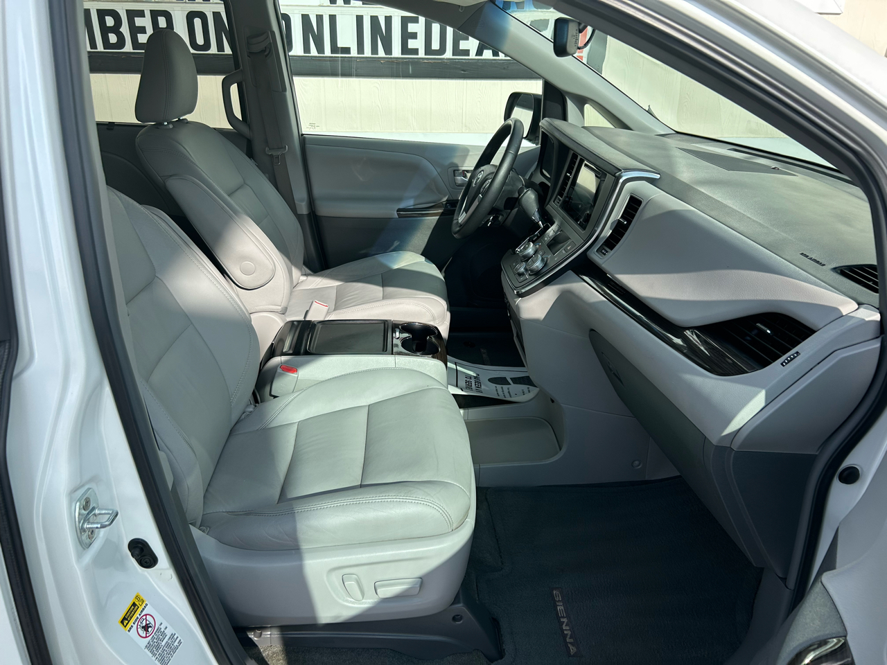 Toyota Sienna XLE 2015