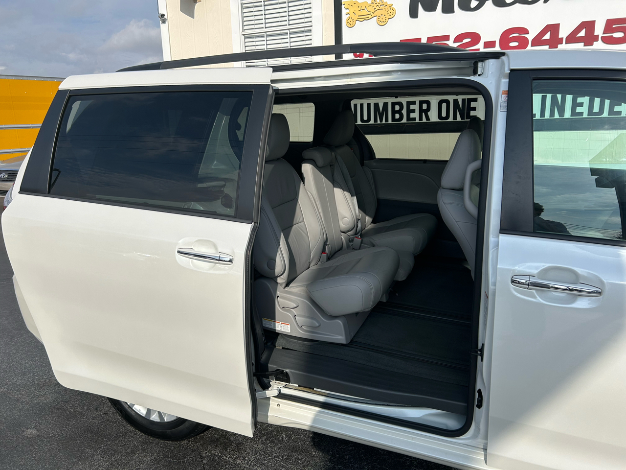 Toyota Sienna XLE 2015