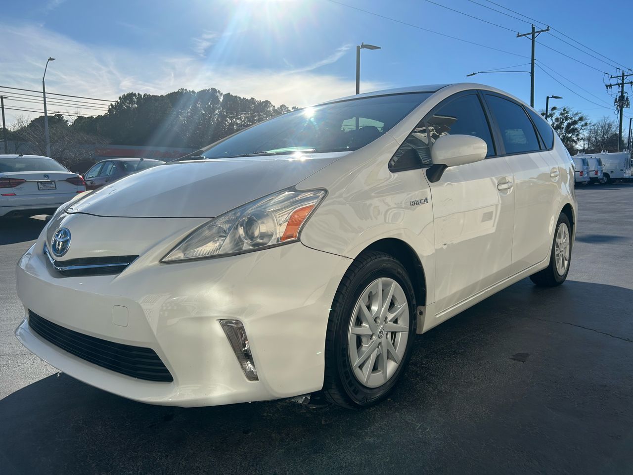 Toyota Prius V 5dr Wgn Three (Natl) 2014
