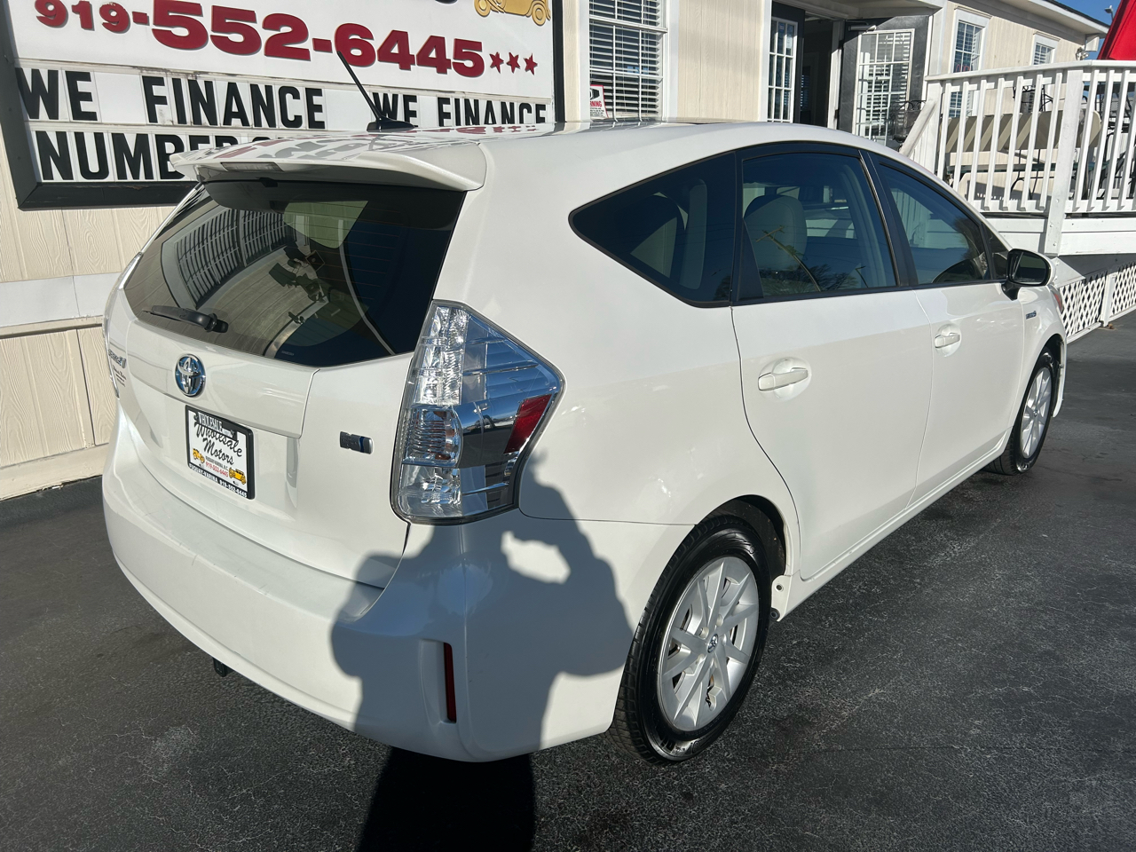 Toyota Prius V 5dr Wgn Three (Natl) 2014