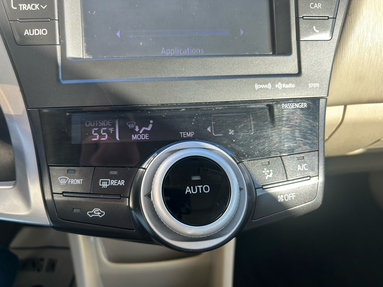 Toyota Prius V 5dr Wgn Three (Natl) 2014