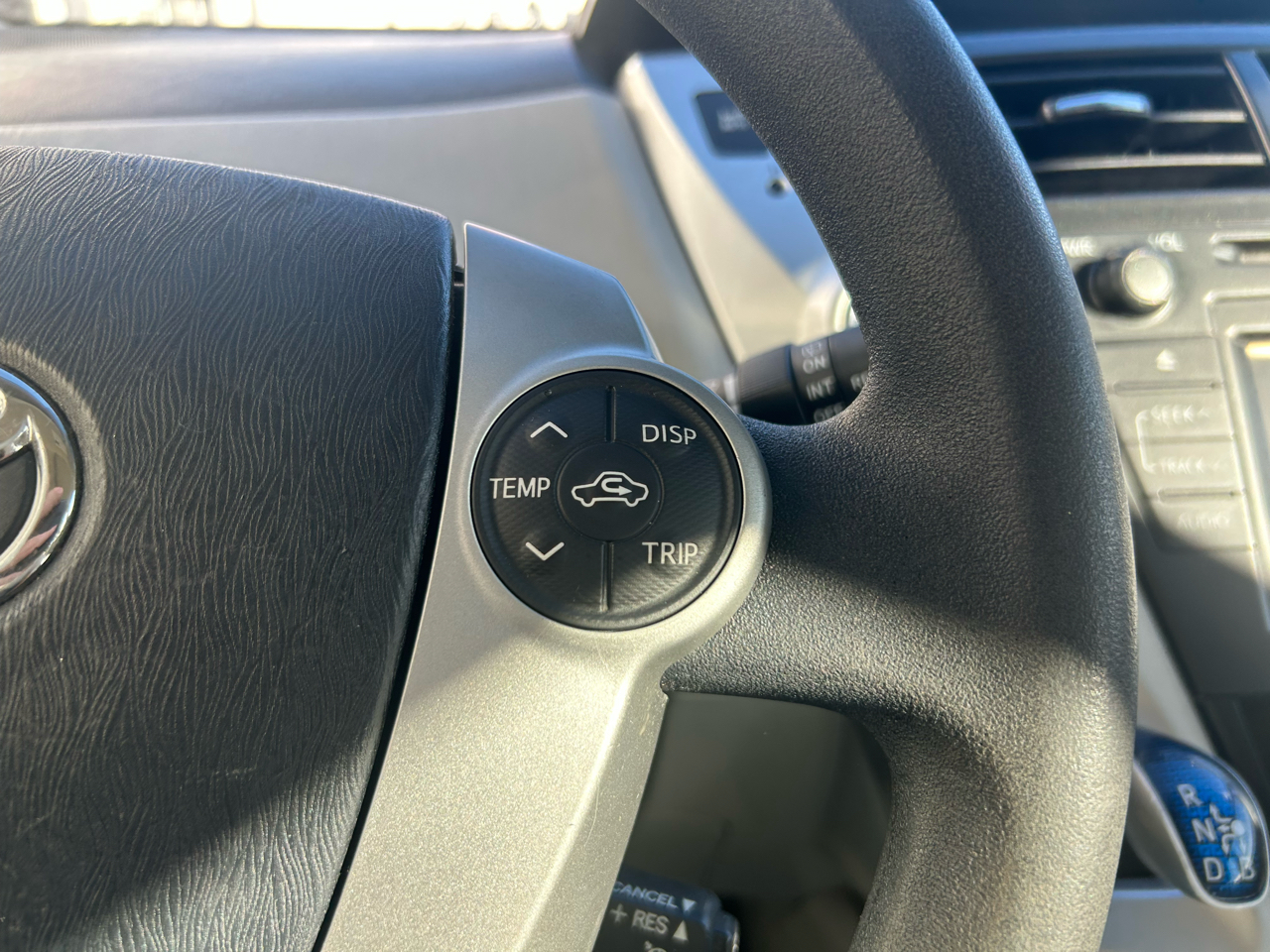 Toyota Prius V 5dr Wgn Three (Natl) 2014