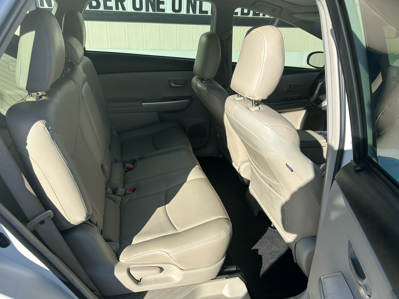 Toyota Prius V 5dr Wgn Three (Natl) 2014