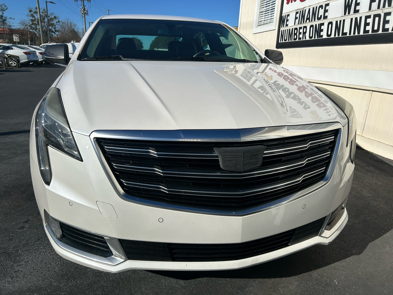Cadillac XTS 4dr Sdn Luxury FWD 2019