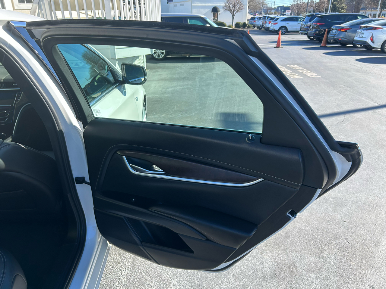 Cadillac XTS 4dr Sdn Luxury FWD 2019