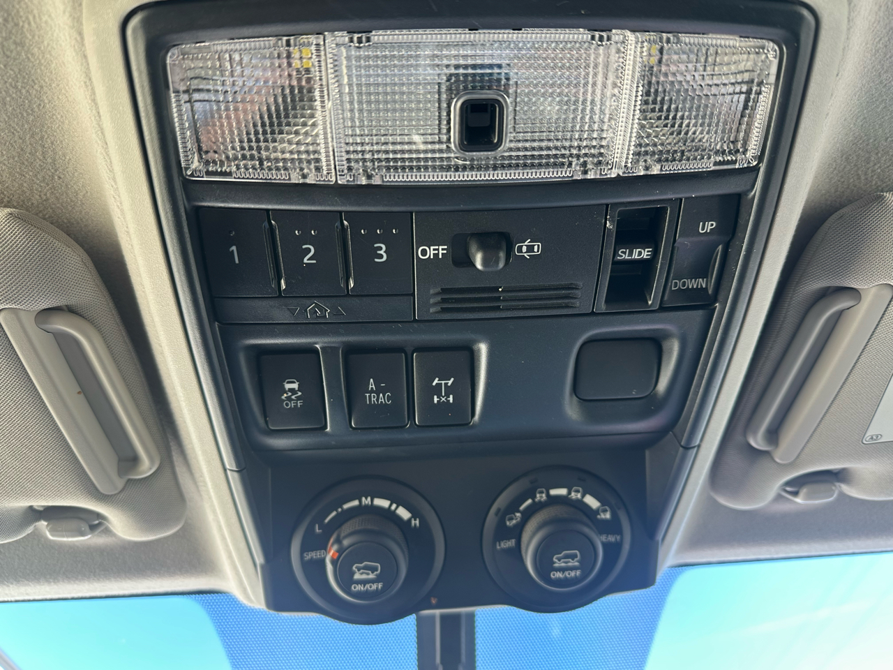 Toyota 4Runner TRD Off Road Premium 4WD (Natl) 2018