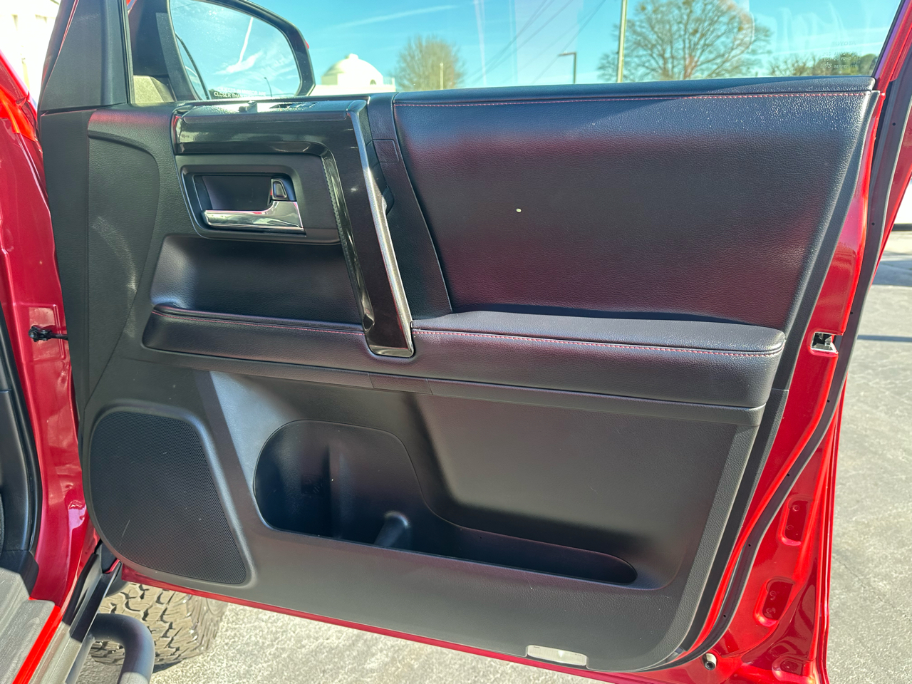 Toyota 4Runner TRD Off Road Premium 4WD (Natl) 2018