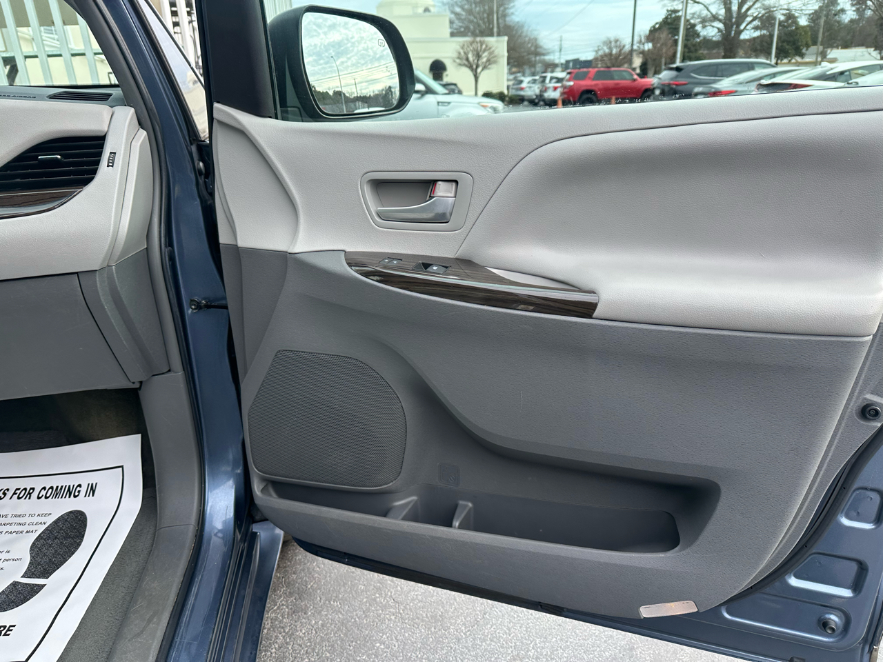 Toyota Sienna 5dr 8-Pass Van XLE Premium FWD (Natl) 2015