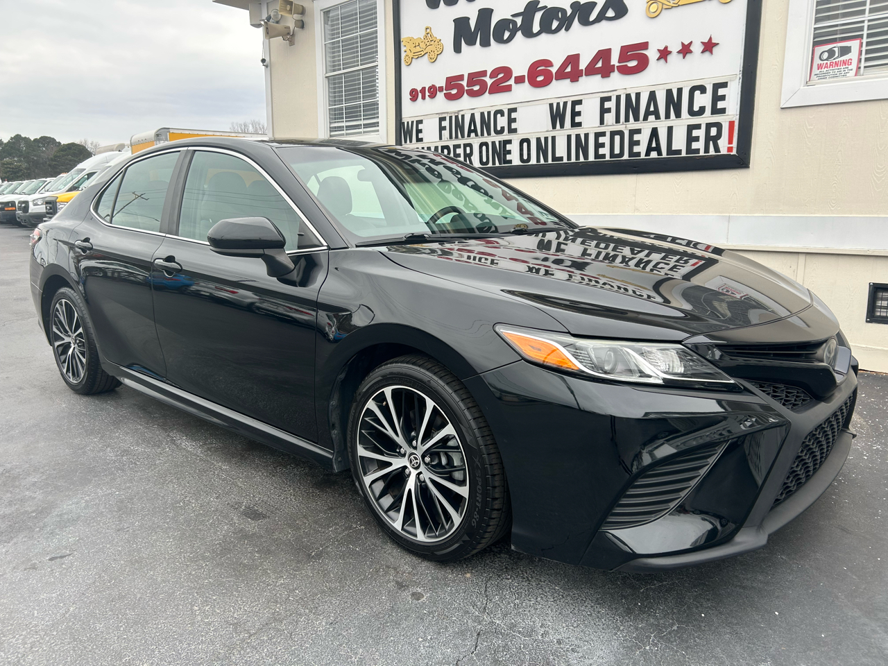 Toyota Camry SE 2020