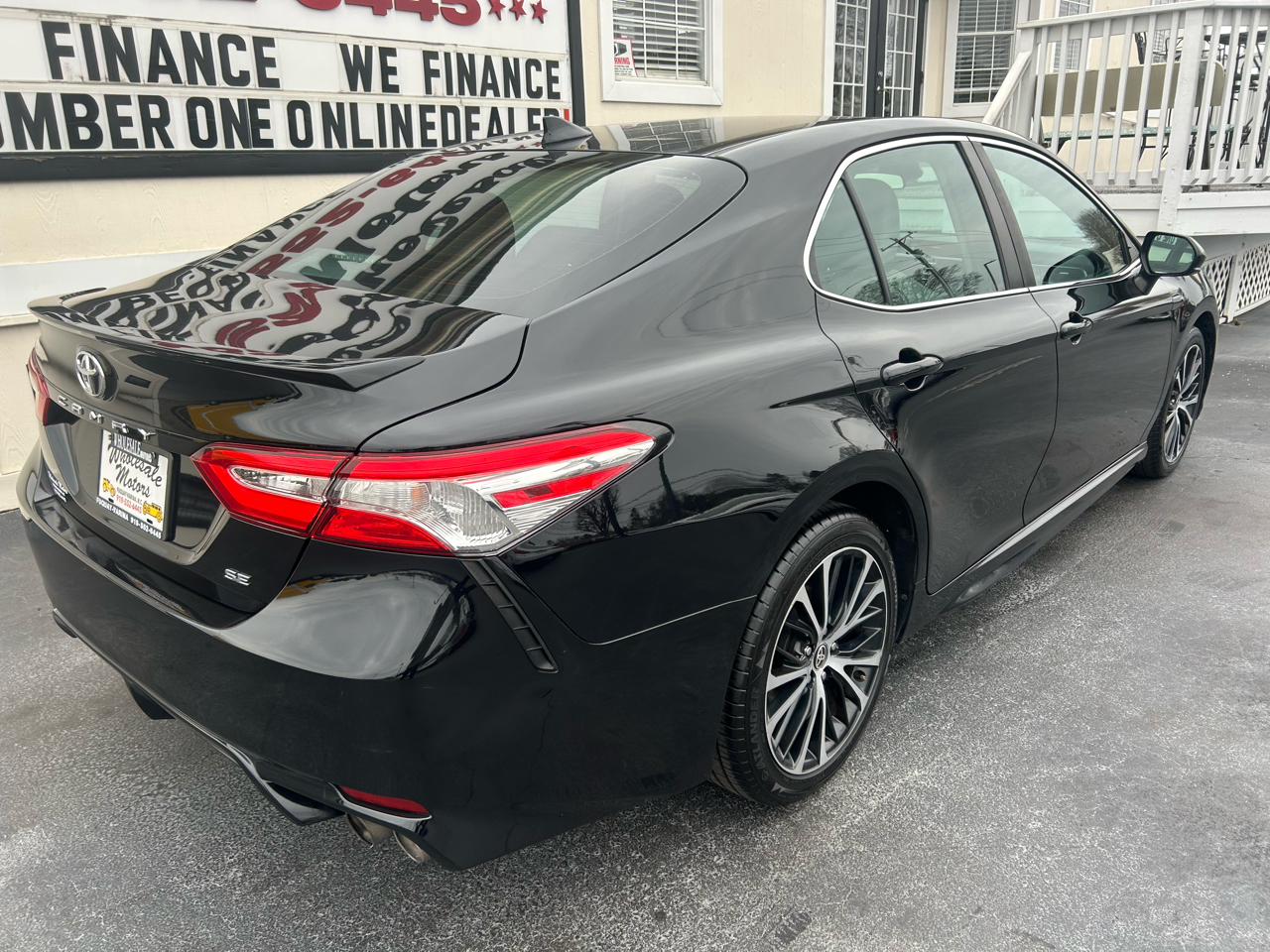 Toyota Camry SE 2020