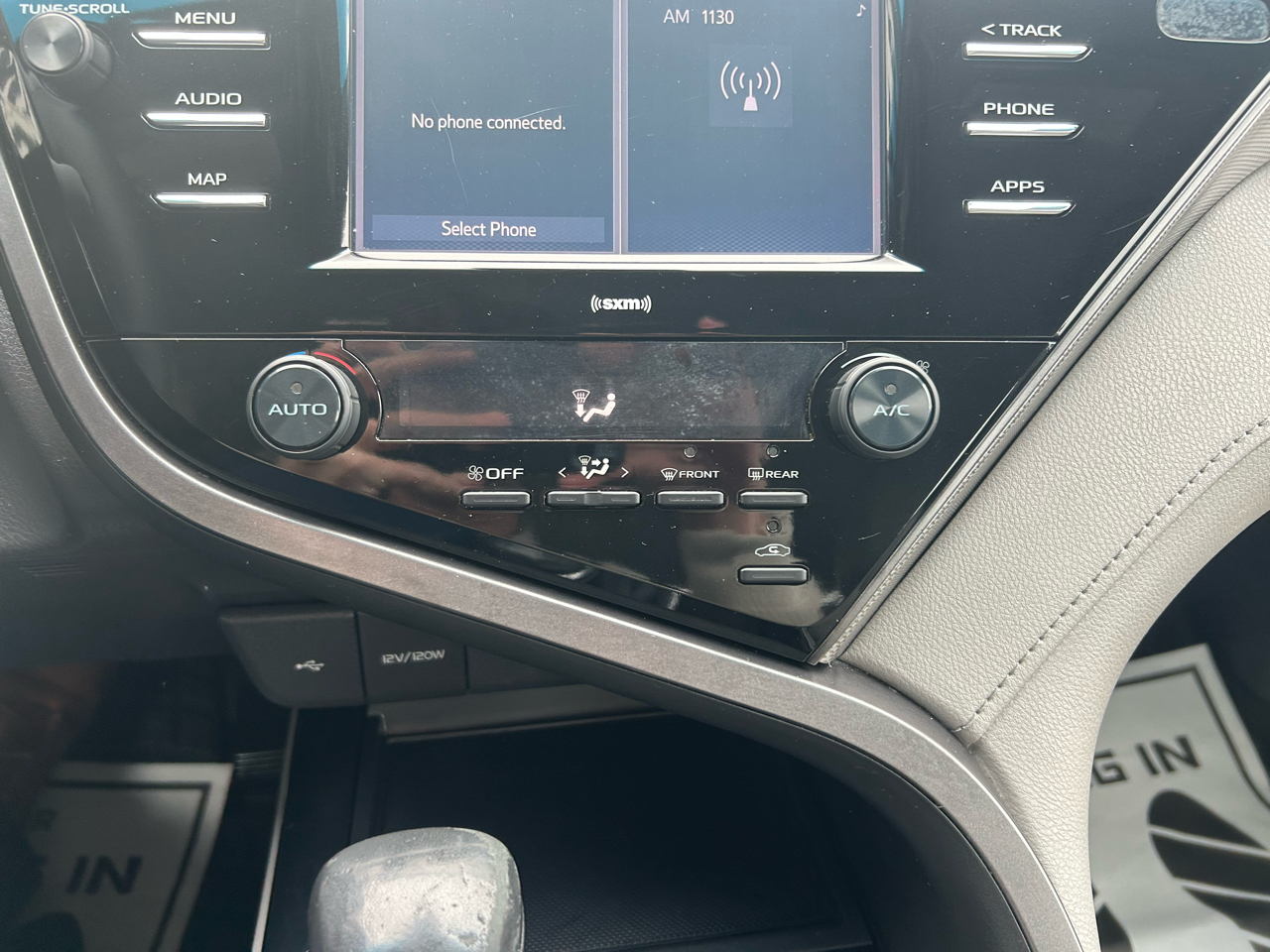 Toyota Camry SE 2020