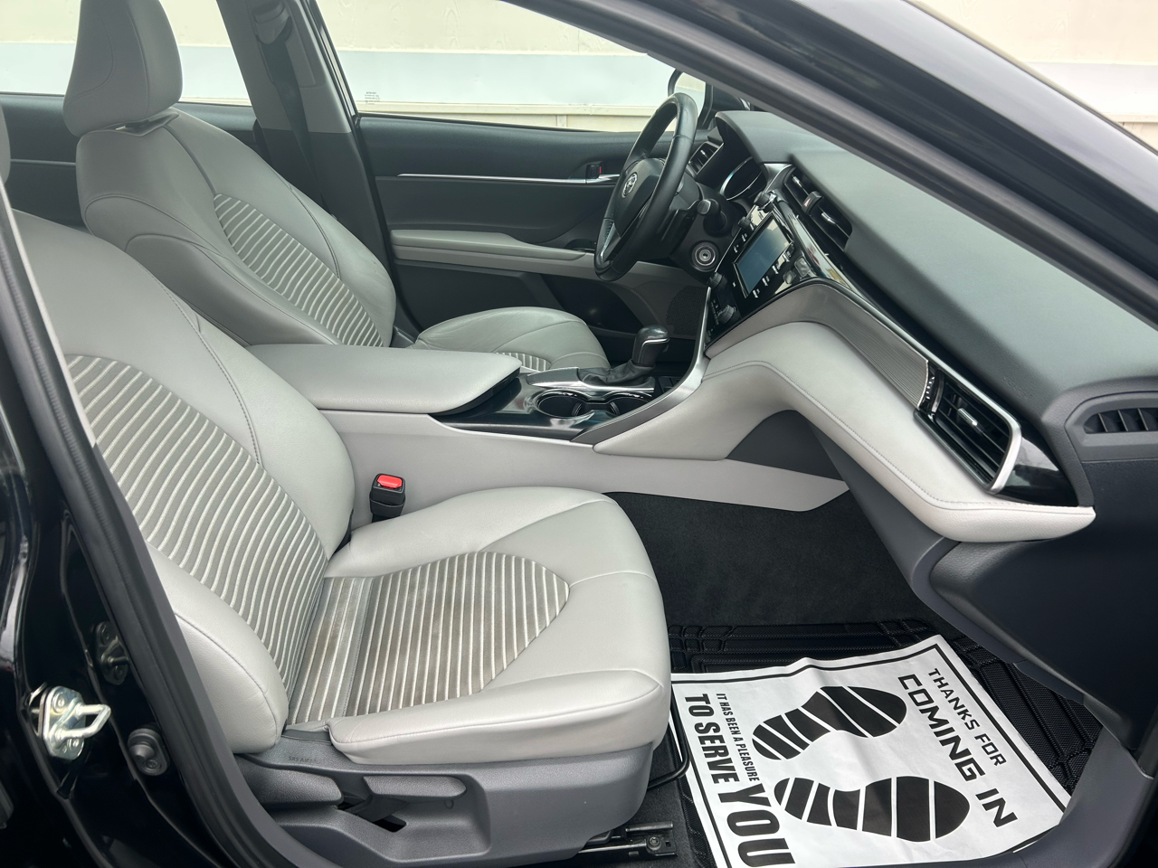 Toyota Camry SE 2020