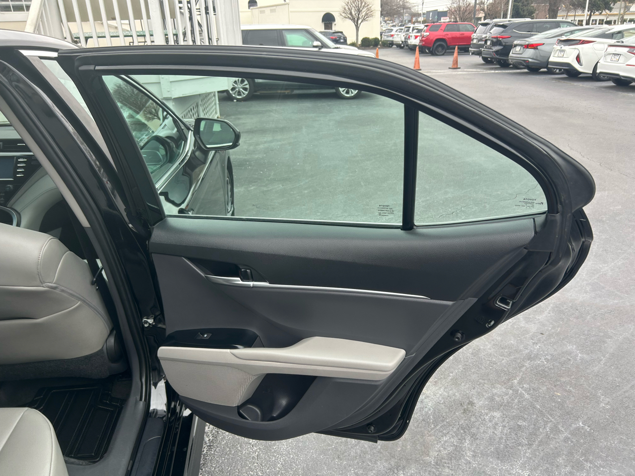 Toyota Camry SE 2020