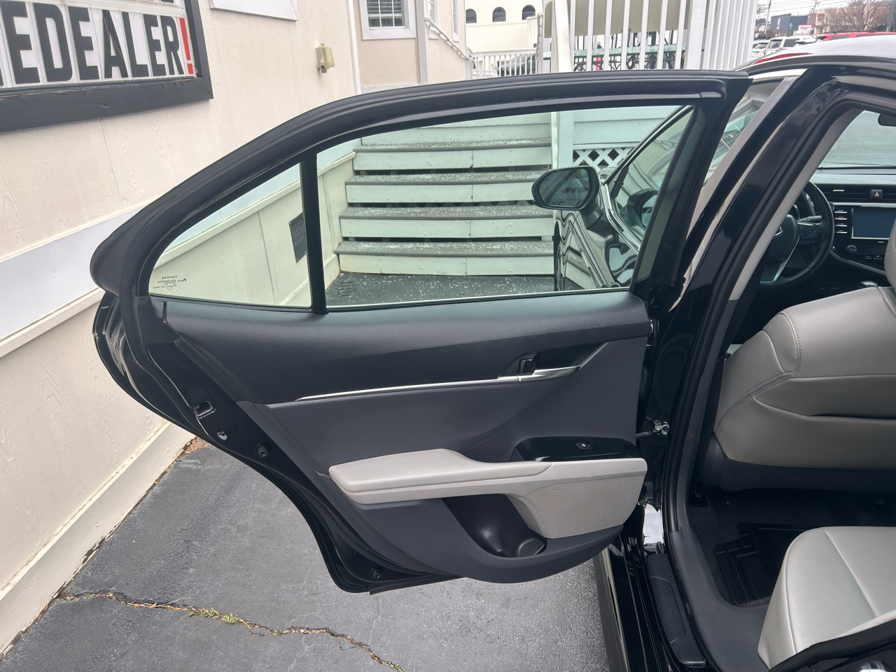 Toyota Camry SE 2020