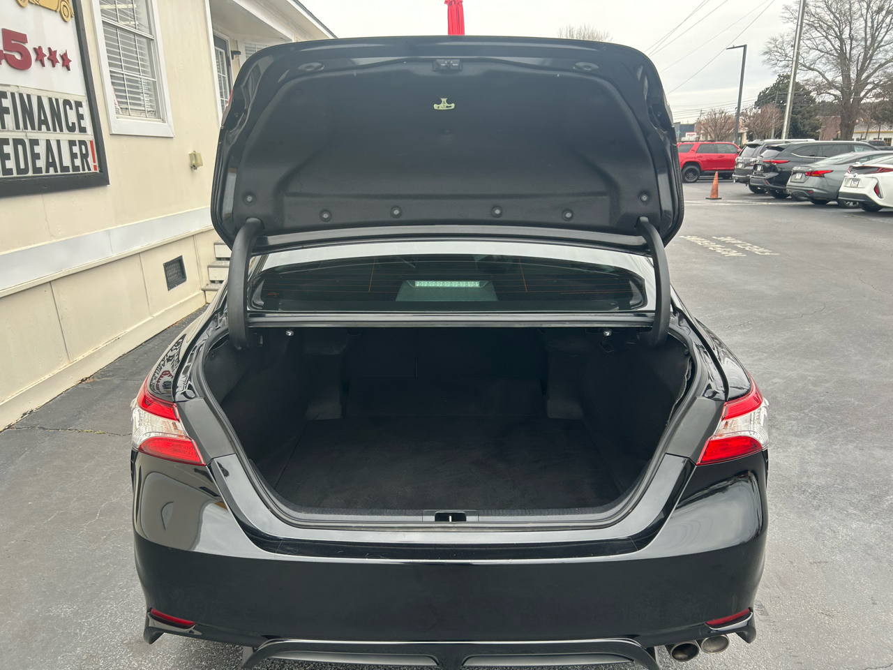 Toyota Camry SE 2020