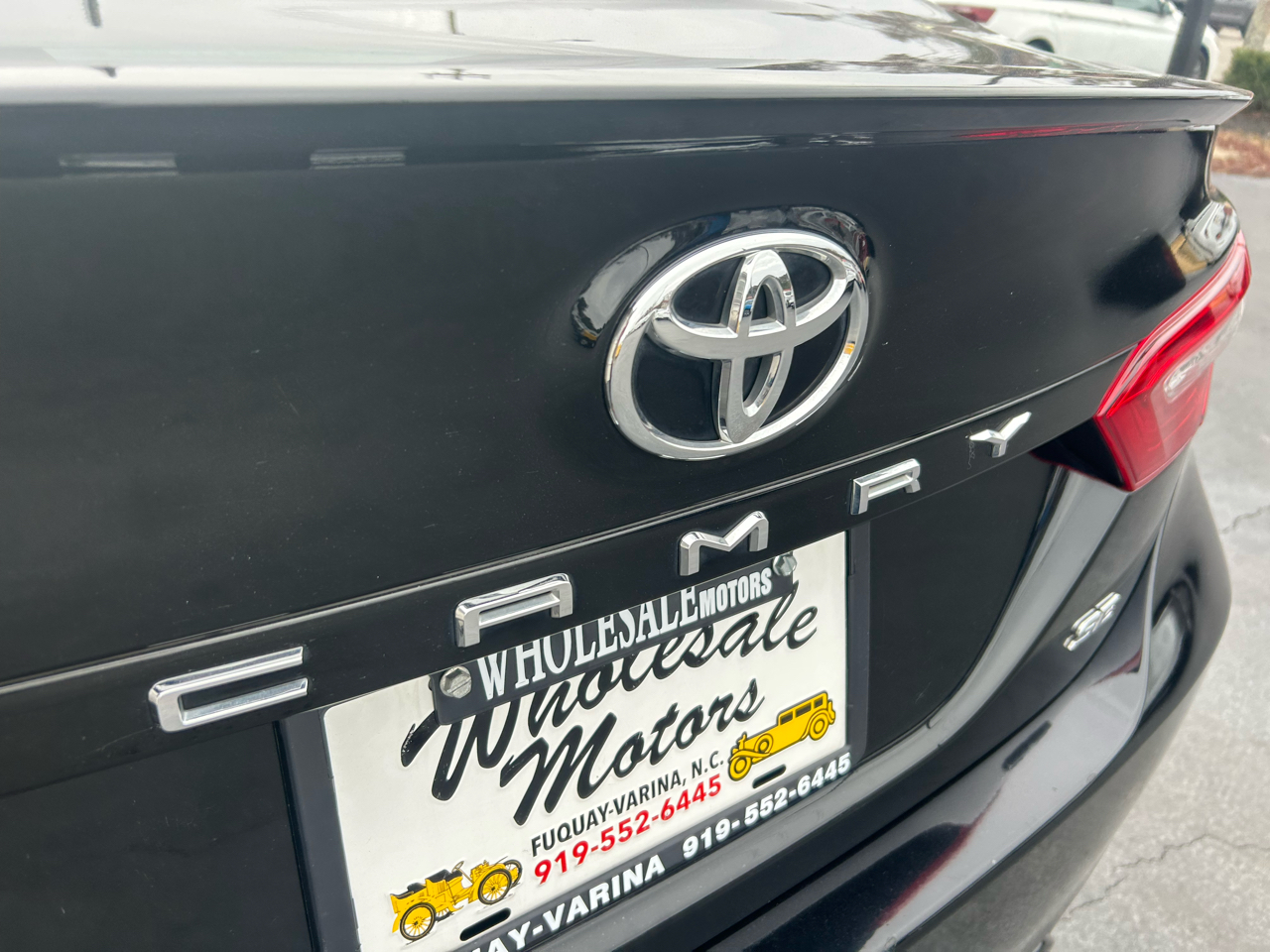 Toyota Camry SE 2020