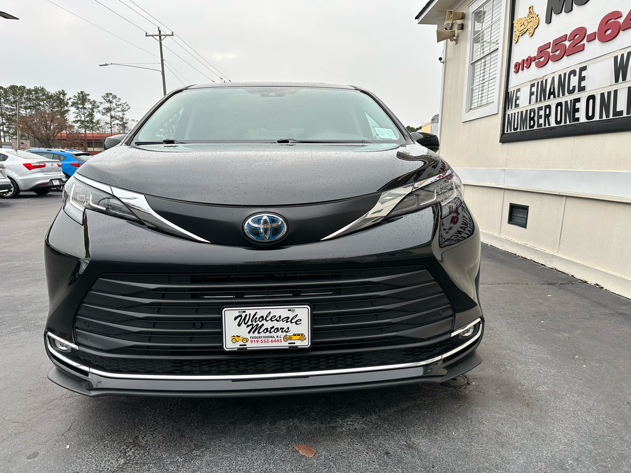 Toyota Sienna Woodland Edition AWD 7-Passenger (Natl) 2023