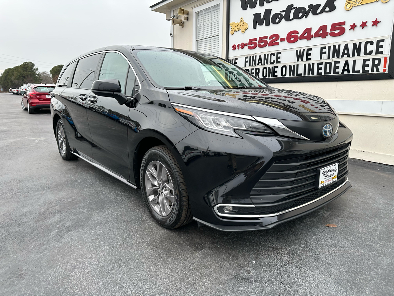 Toyota Sienna Woodland Edition AWD 7-Passenger (Natl) 2023