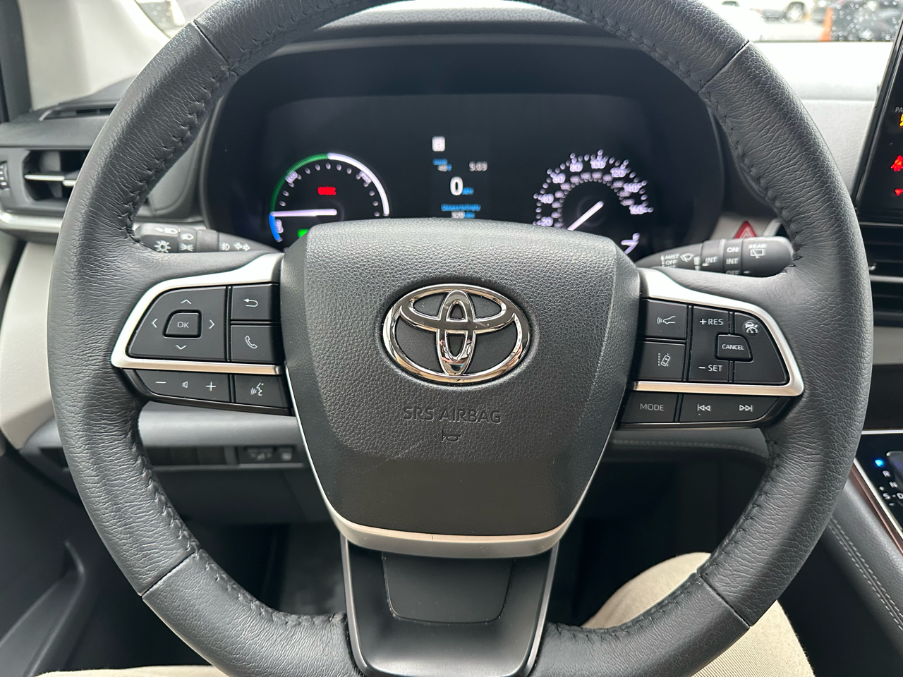 Toyota Sienna Woodland Edition AWD 7-Passenger (Natl) 2023