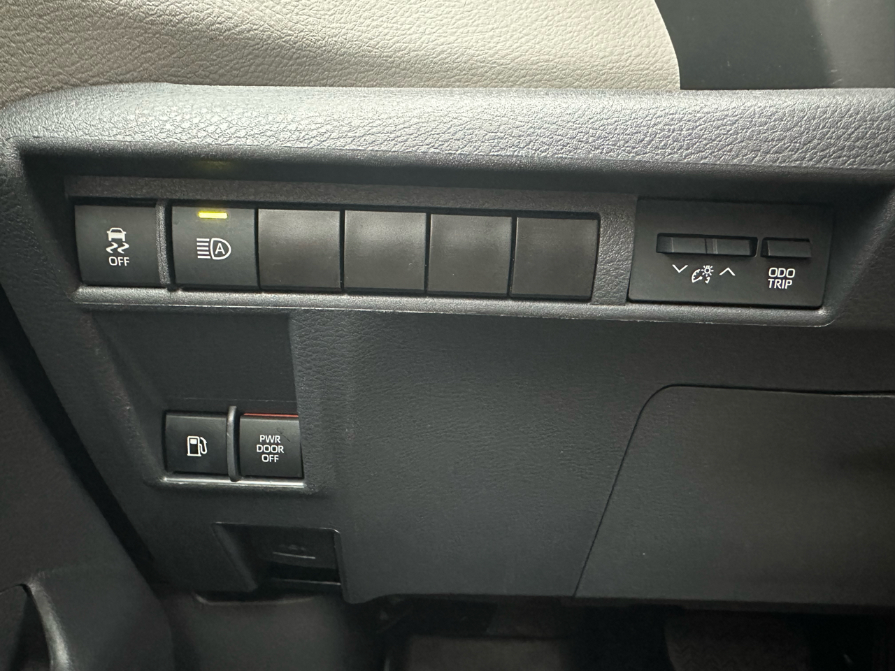 Toyota Sienna Woodland Edition AWD 7-Passenger (Natl) 2023