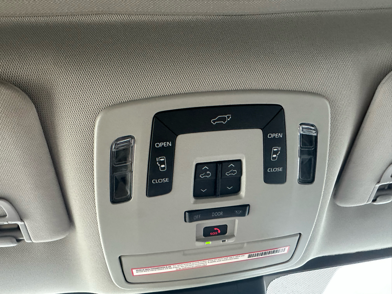 Toyota Sienna Woodland Edition AWD 7-Passenger (Natl) 2023