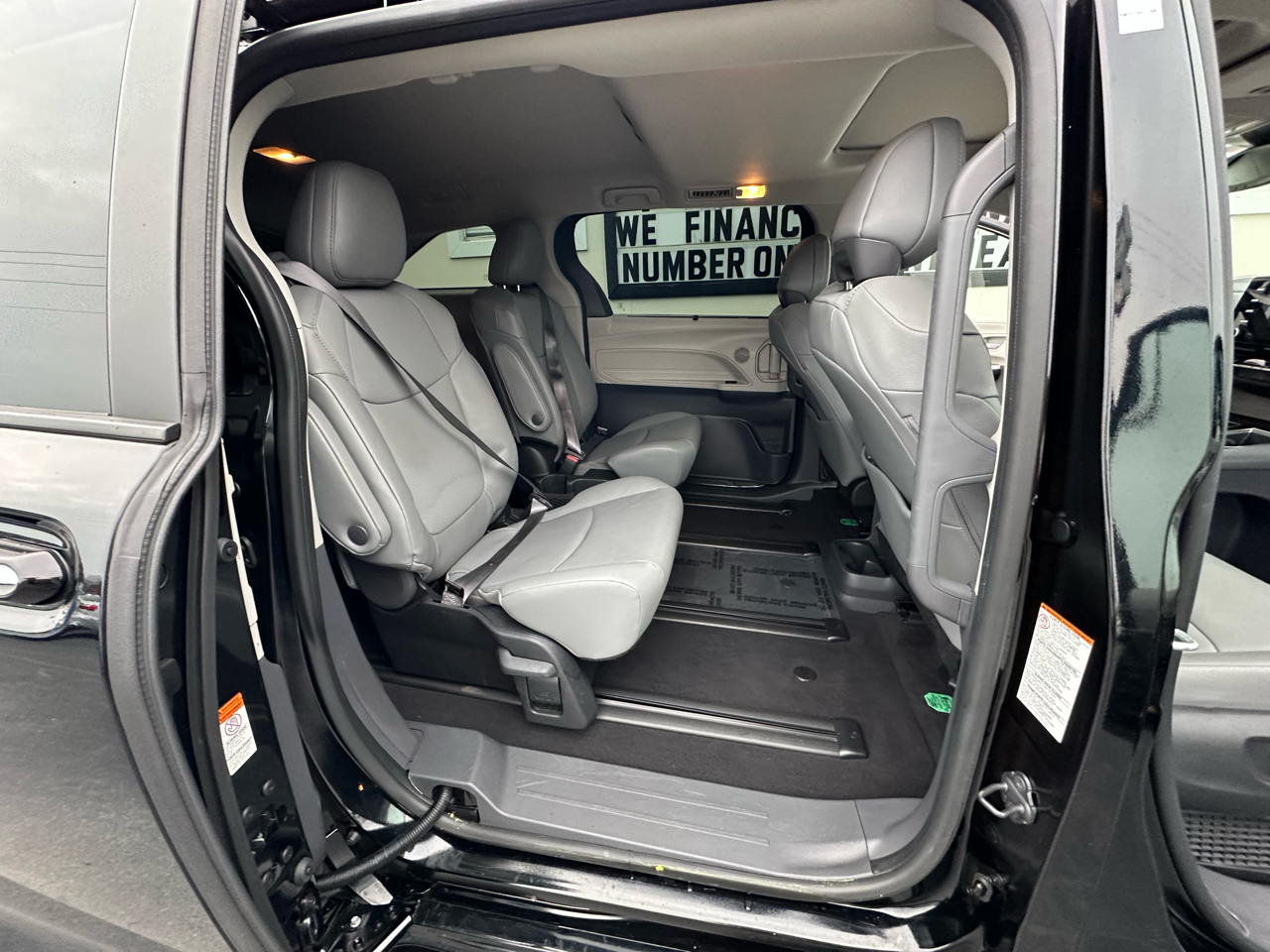 Toyota Sienna Woodland Edition AWD 7-Passenger (Natl) 2023