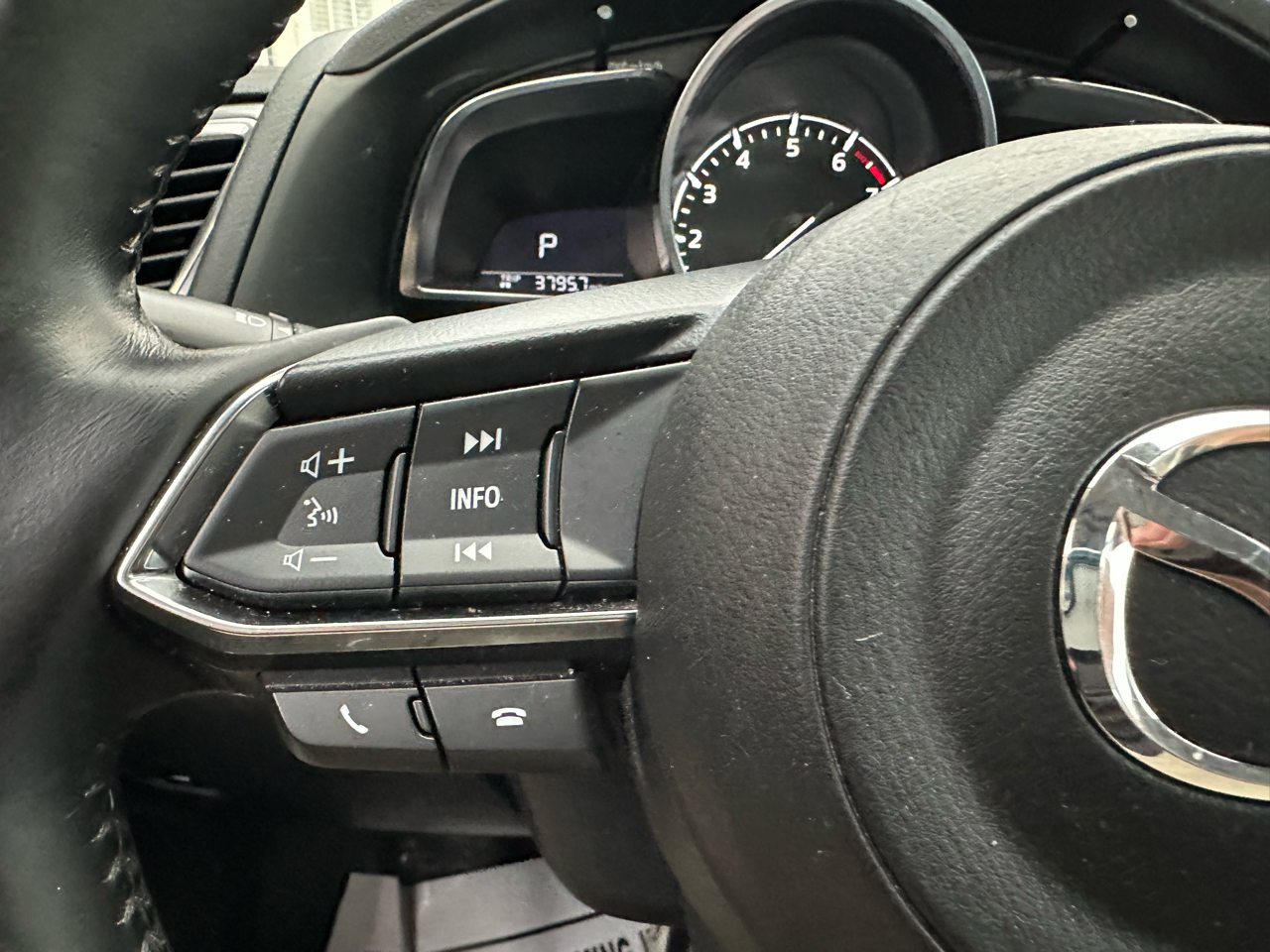 Mazda Mazda3 4-Door Grand Touring Auto 2017