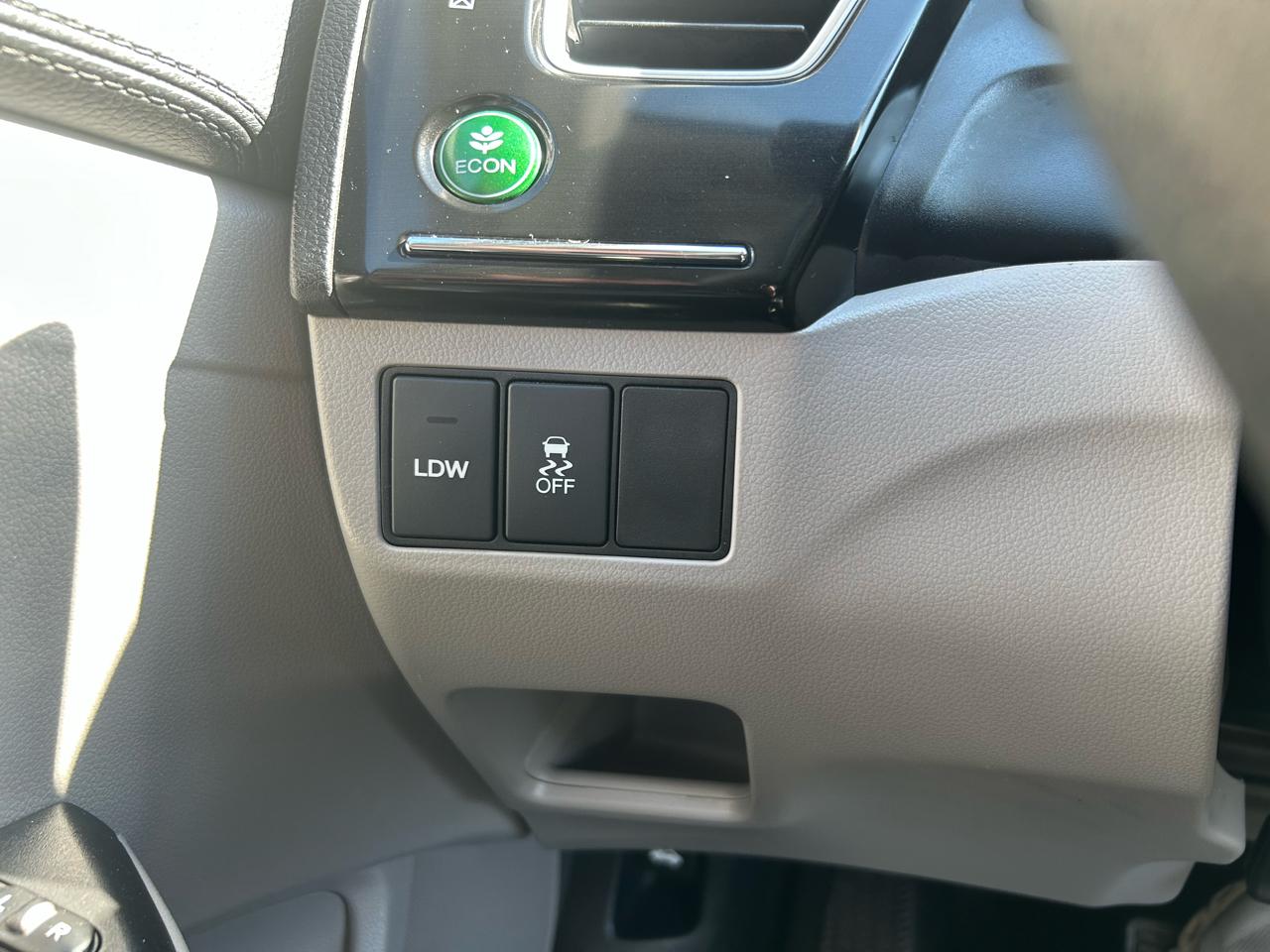 Honda Civic Hybrid 4dr Sdn L4 CVT 2013