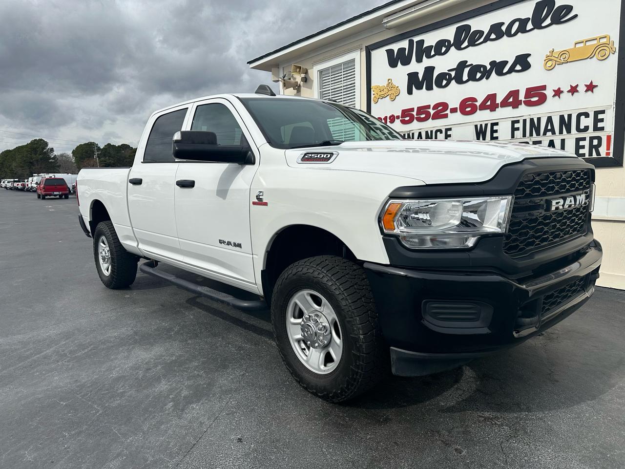 RAM 2500 Tradesman 4x4 Crew Cab 6'4" Box 2019