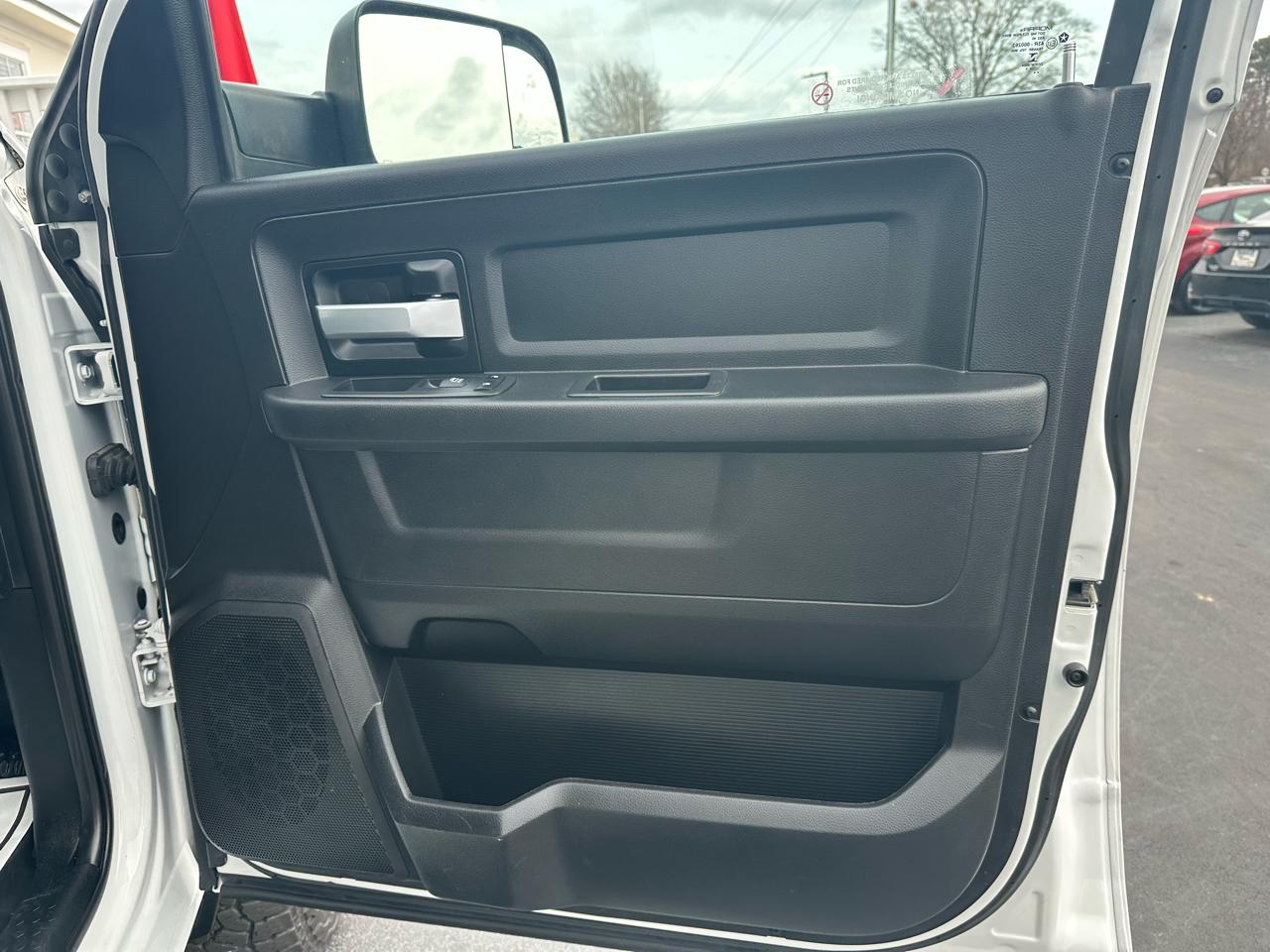 RAM 2500 Tradesman 4x4 Crew Cab 6'4" Box 2019