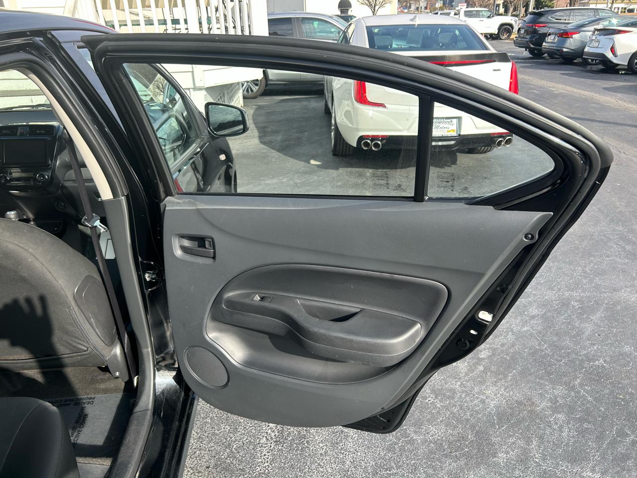 Mitsubishi Mirage G4  2024