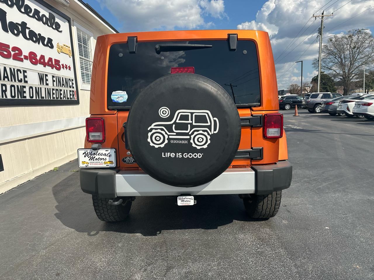 Jeep Wrangler Unlimited 4WD 4dr Sahara 2011