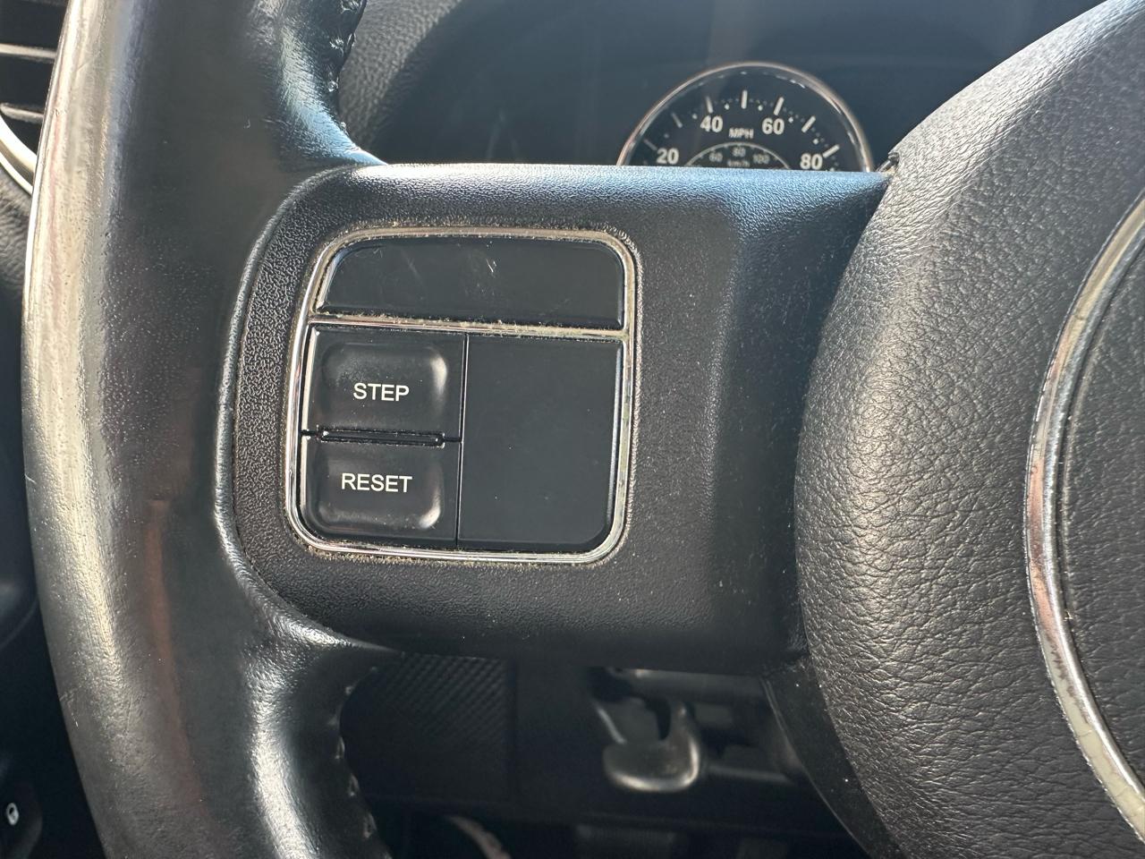 Jeep Wrangler Unlimited 4WD 4dr Sahara 2011