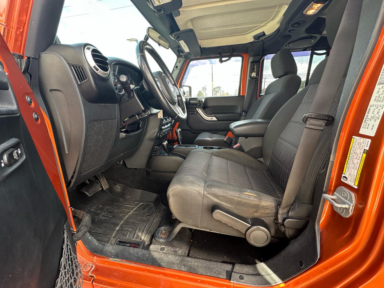 Jeep Wrangler Unlimited 4WD 4dr Sahara 2011