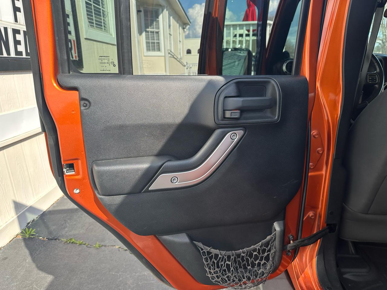 Jeep Wrangler Unlimited 4WD 4dr Sahara 2011