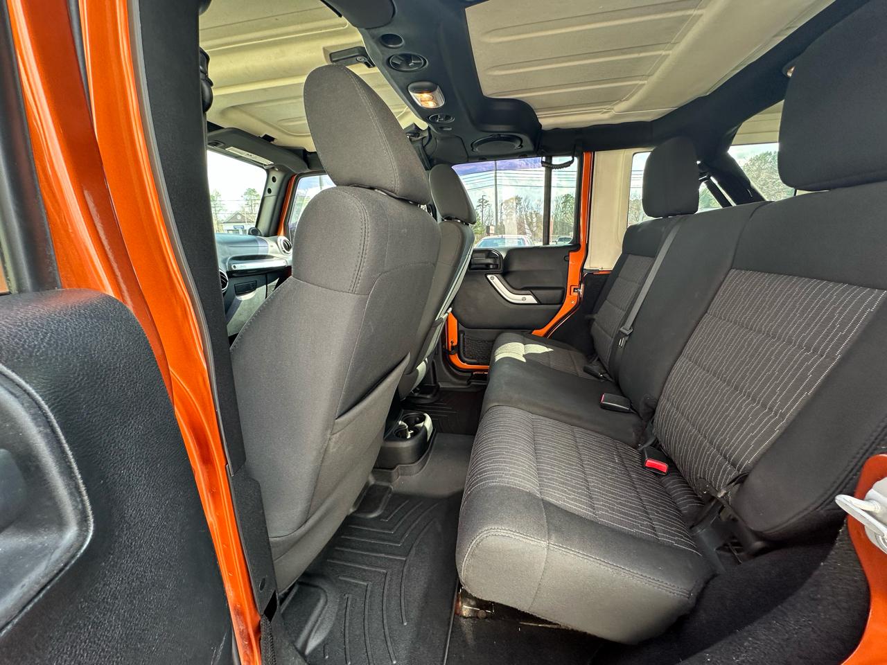 Jeep Wrangler Unlimited 4WD 4dr Sahara 2011