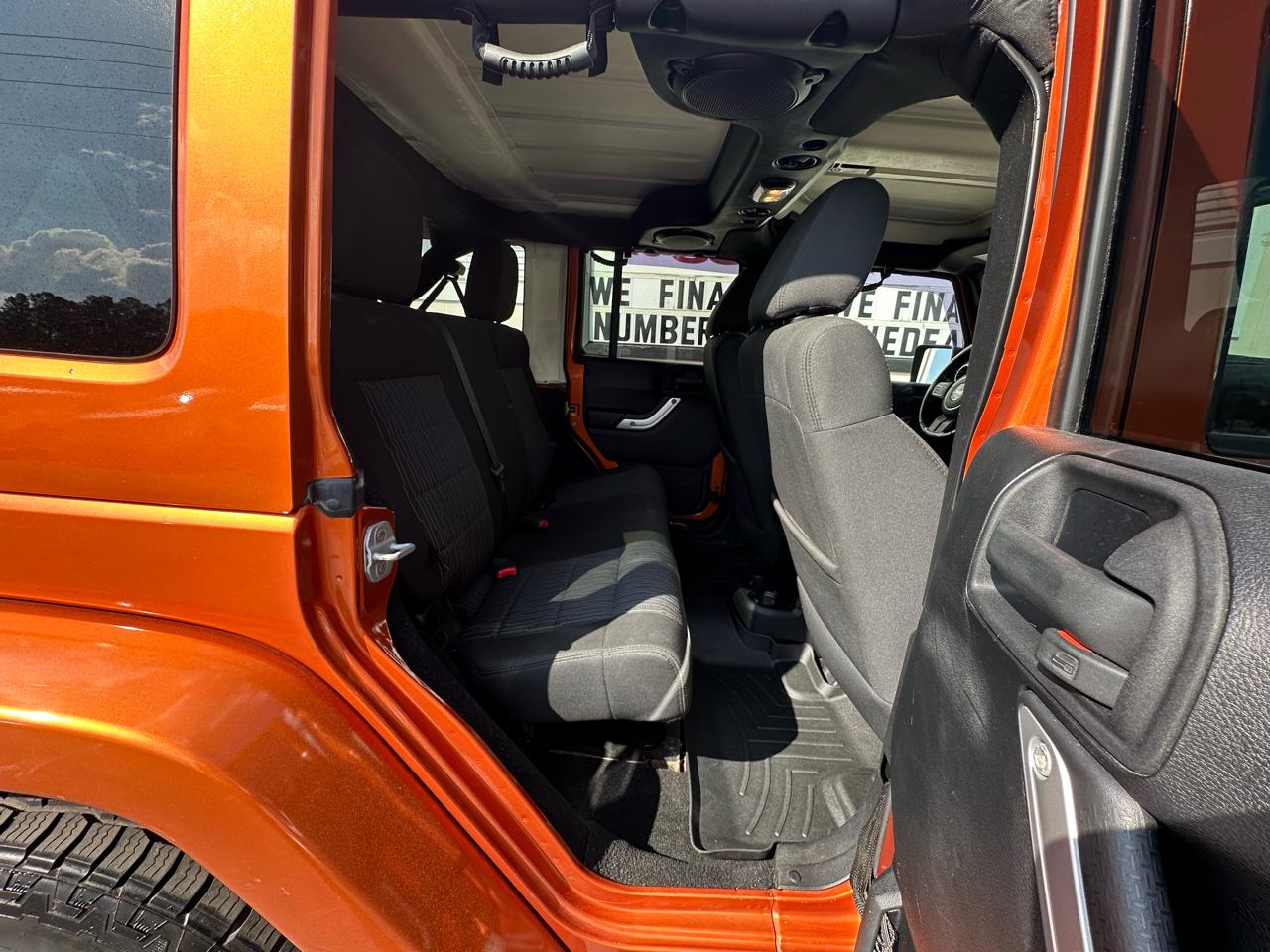 Jeep Wrangler Unlimited 4WD 4dr Sahara 2011