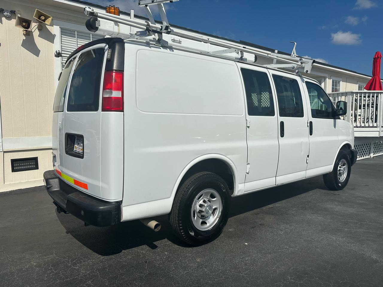 Chevrolet Express Cargo Van RWD 2500 135" 2019