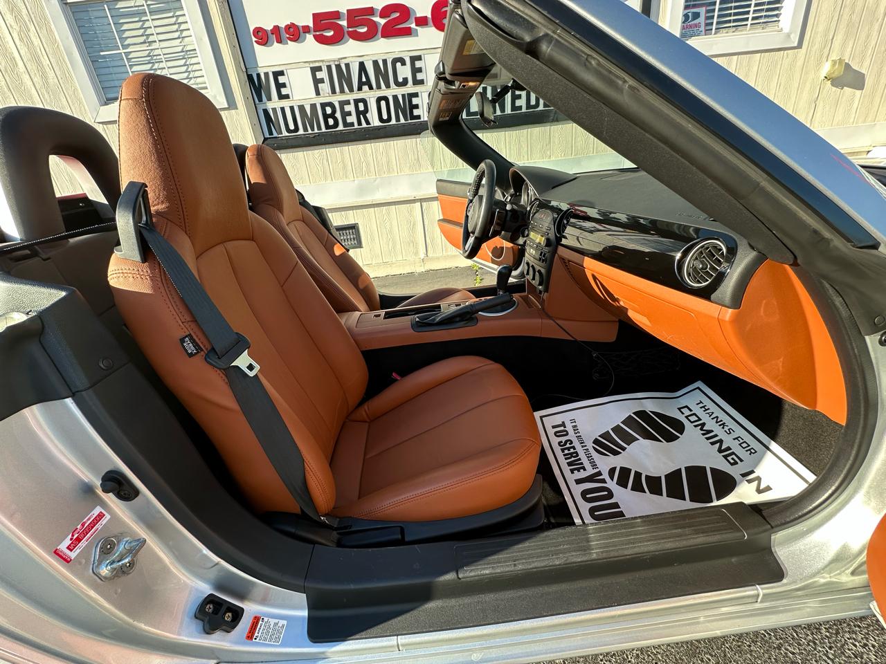 Mazda MX-5 Miata 2dr Conv Grand Touring Auto 2006