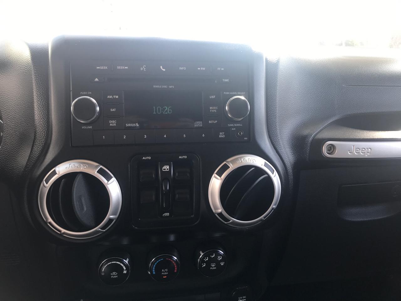 Jeep Wrangler Unlimited 4WD 4dr X 2011