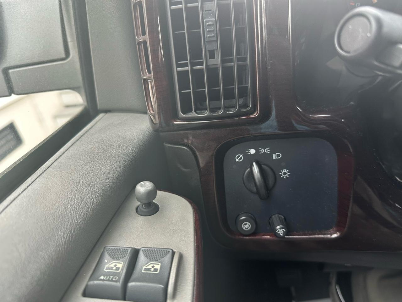 Chevrolet Express Passenger  2007