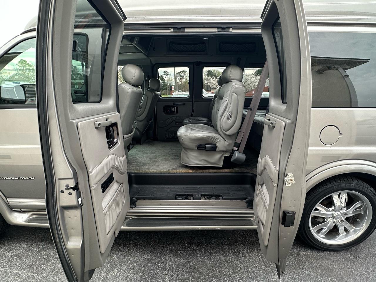 Chevrolet Express Passenger  2007