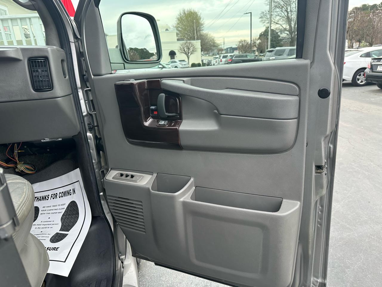 Chevrolet Express Passenger  2007